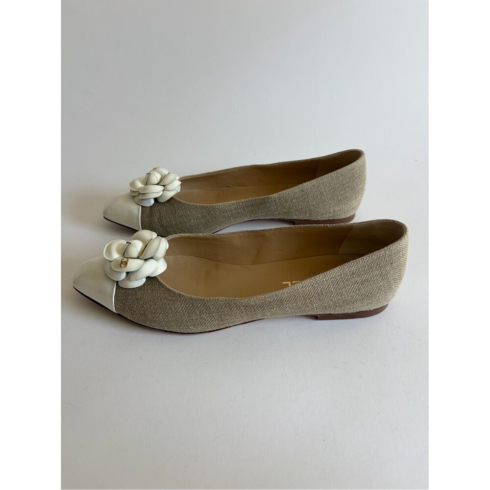Chanel Tweed Beige and White Camellia Pointed Toe Flats - Picture 7 of 10